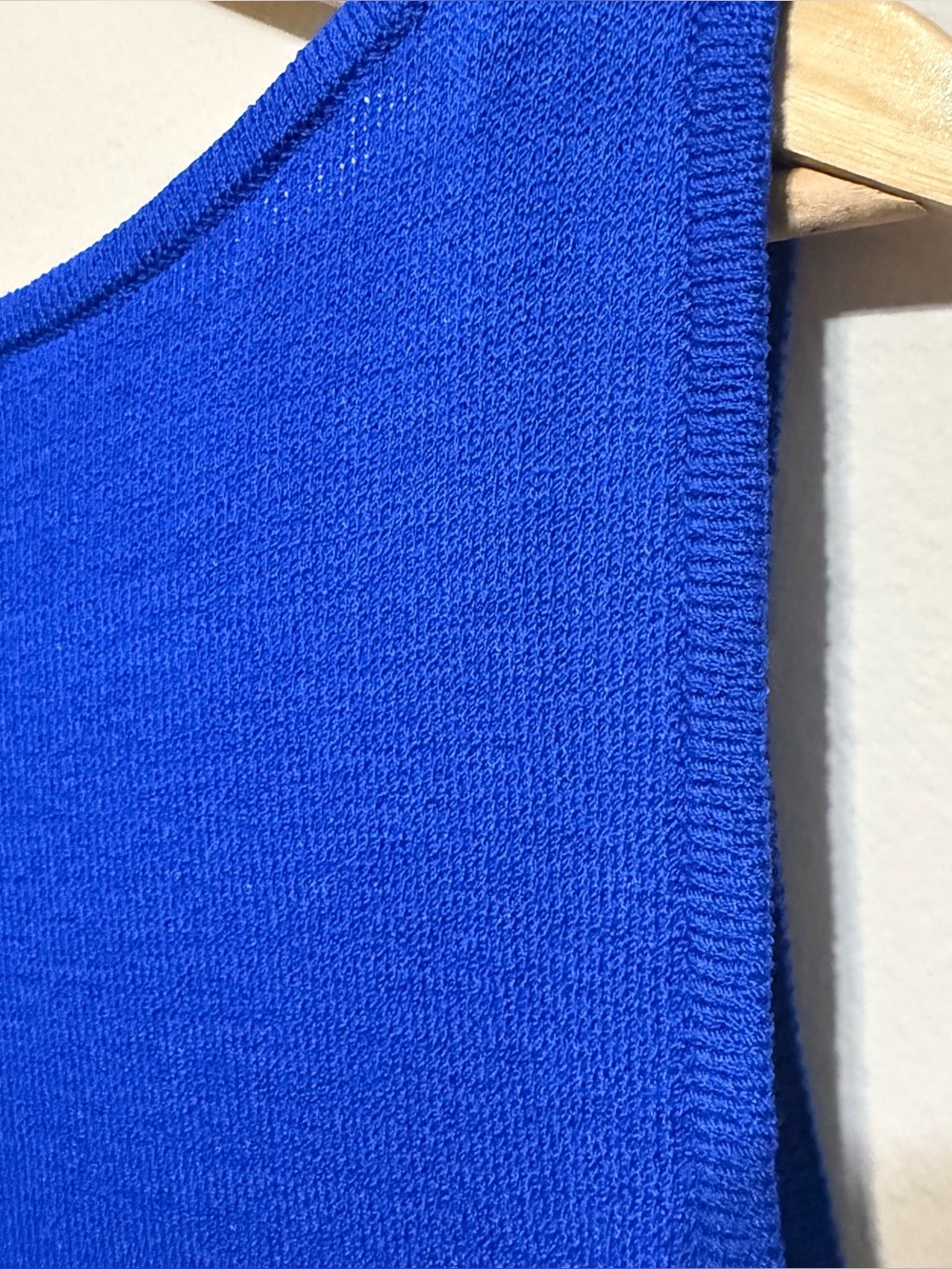 ST. JOHN Boutique Wool Blend Blue Knit Tank Excellent condition Women L - Picture 4 of 5